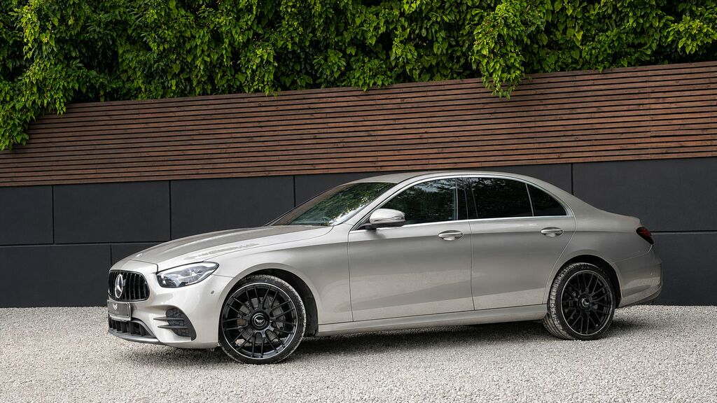 Mercedes-Benz E Class 2022 2.0 E300de 13.5Kwh Amg Line Edition Saloon WA22VOJ Silver #2