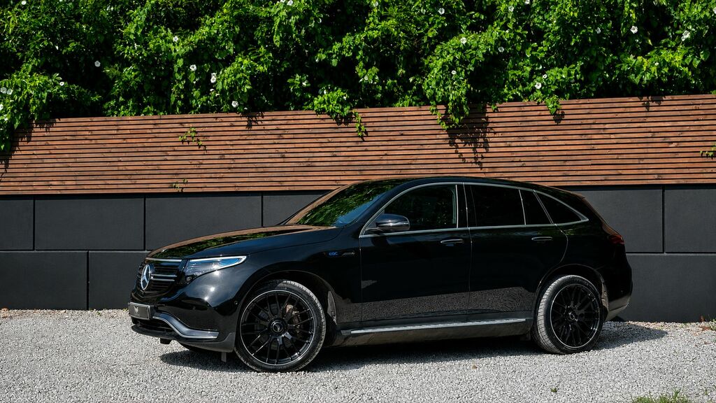 Mercedes-Benz EQC 2020 Eqc 400 80Kwh Amg Line Premium Plus Suv AV70MWF Black #2