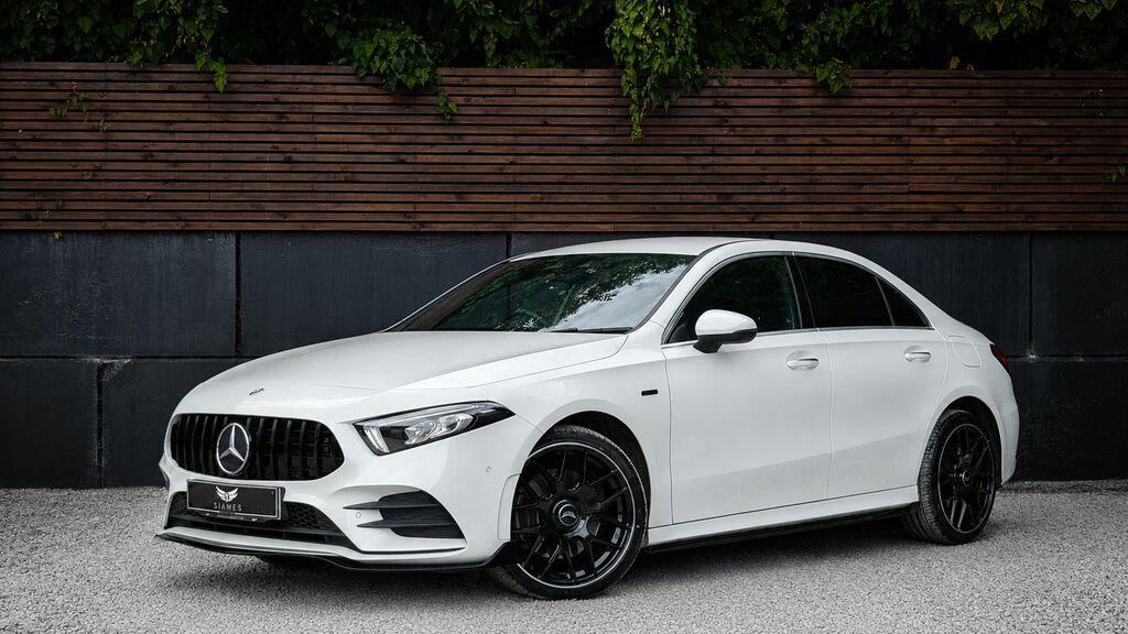 Mercedes-Benz A Class 2022 2.0 A180d Amg Line Night Edition Premium Plu Black