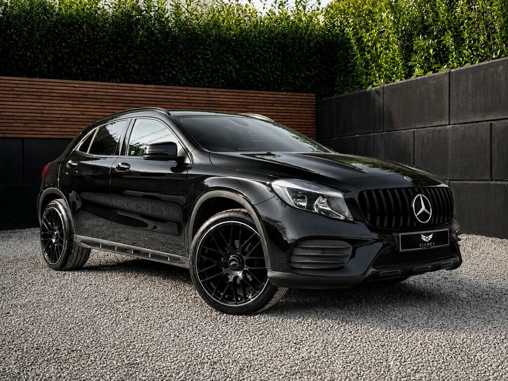 Mercedes-Benz GLA Class 2020 1.6 Gla180 Amg Line Edition Suv 7G Black #3