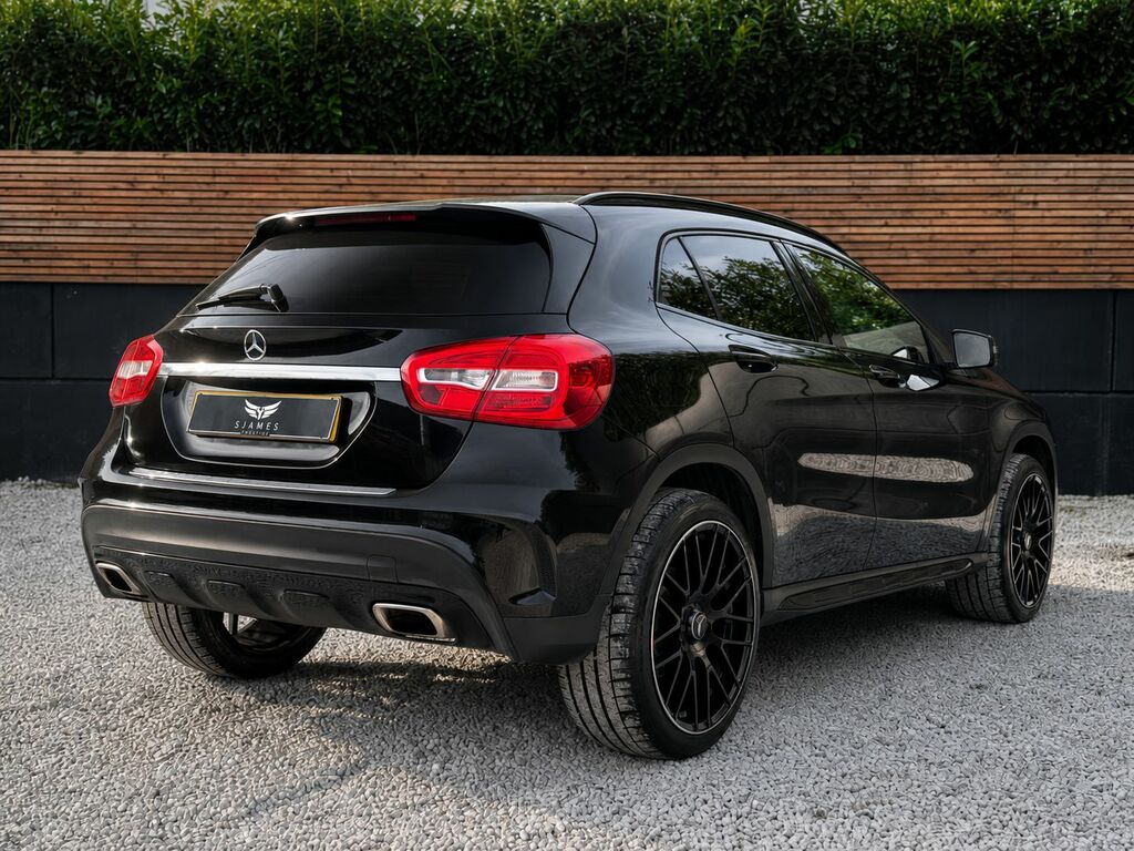 Mercedes-Benz GLA Class 2020 1.6 Gla180 Amg Line Edition Suv 7G Black #6