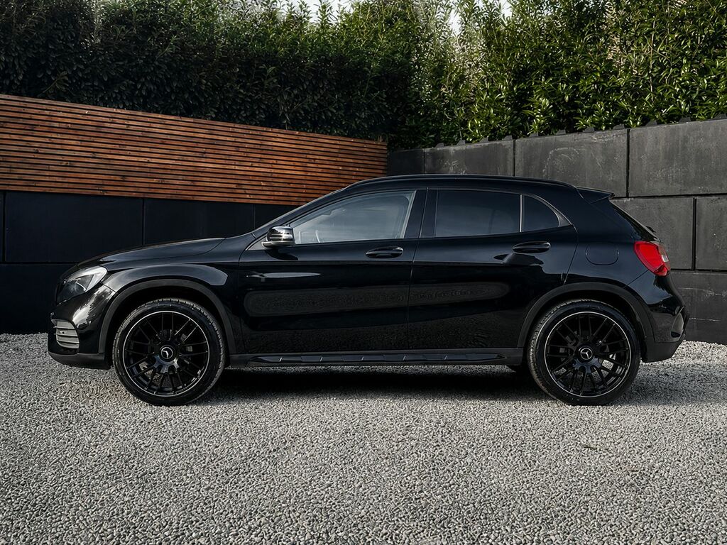 Mercedes-Benz GLA Class 2020 1.6 Gla180 Amg Line Edition Suv 7G Black #4