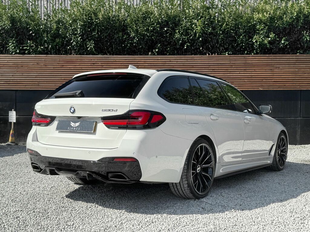 BMW 5 Series 2022 2.0 520D Mht M Sport Touring Hybri White #5