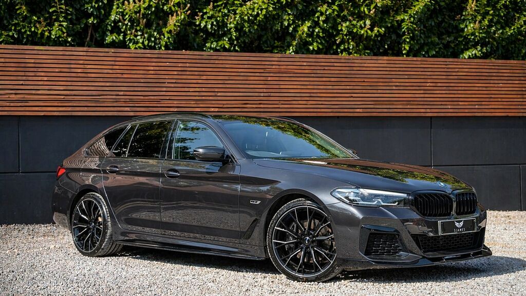 BMW 5 Series 2022 2.0 520D Mht M Sport Touring Hybri Grey #4