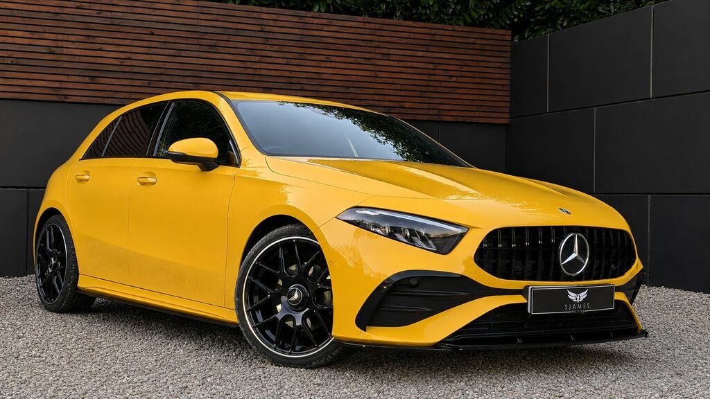 Mercedes-Benz A Class 2023 1.3 A180h Mhev Amg Line Executive Hatchback Yellow #4