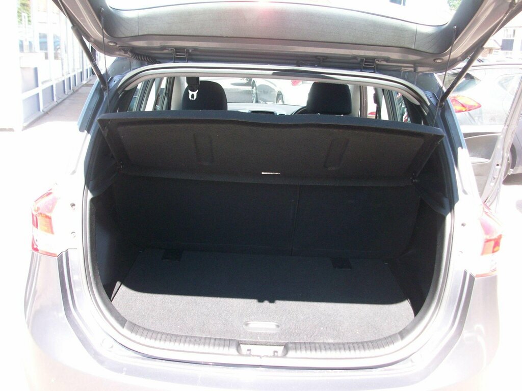 Hyundai Ix20 1.4 Blue Drive Se Hatchback Euro White #13