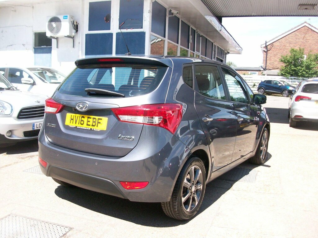 Hyundai Ix20 1.4 Blue Drive Se Hatchback Euro White #7