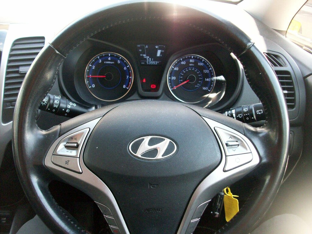 Hyundai Ix20 1.4 Blue Drive Se Hatchback Euro White #15