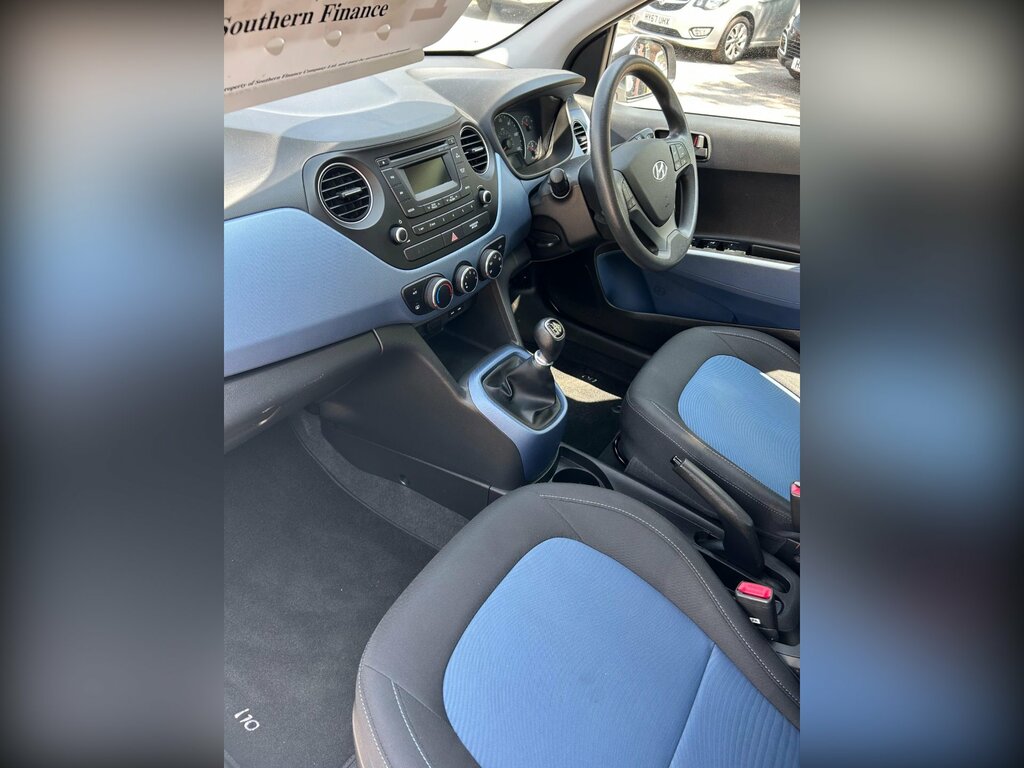 Hyundai I10 Hatchback White #7