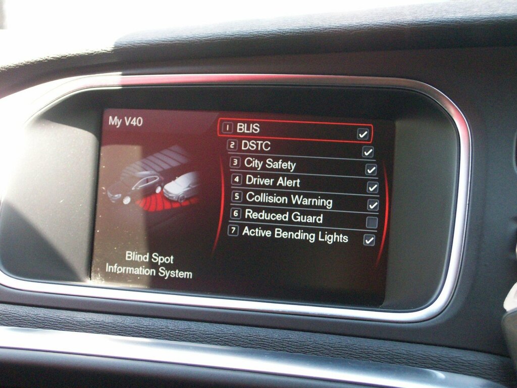 Volvo V40 2.0 D3 Se Lux Nav 148 Bhp Blue #18