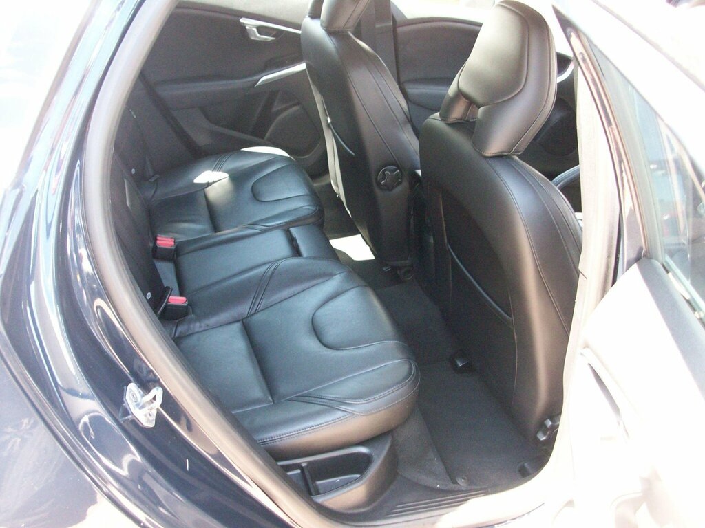 Volvo V40 2.0 D3 Se Lux Nav 148 Bhp Blue #10