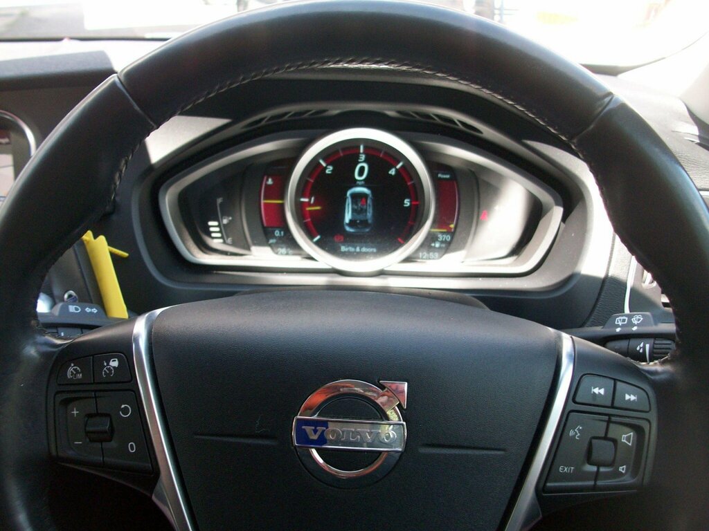 Volvo V40 2.0 D3 Se Lux Nav 148 Bhp Blue #15