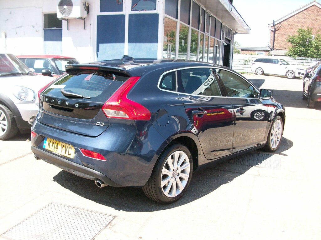 Volvo V40 2.0 D3 Se Lux Nav 148 Bhp Blue #7