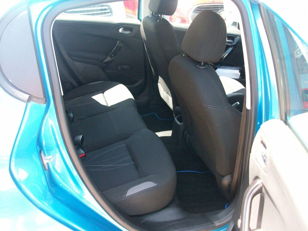 Peugeot 208 Hdi Active Silver #9