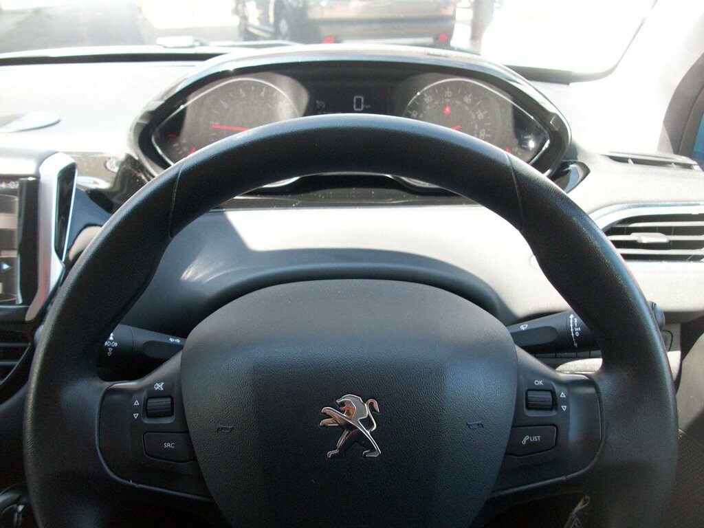 Peugeot 208 Hdi Active Silver #14