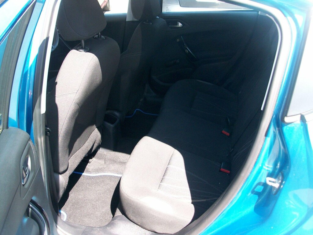 Peugeot 208 Hdi Active Silver #11