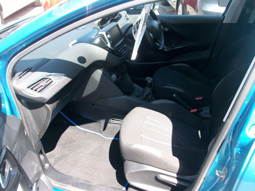Peugeot 208 Hdi Active Silver #10