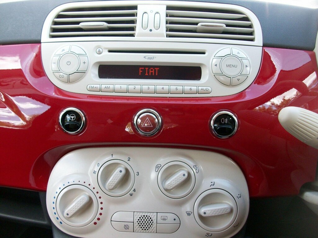 Fiat 500 1.2 Lounge Dualogic 69 Bhp White #14