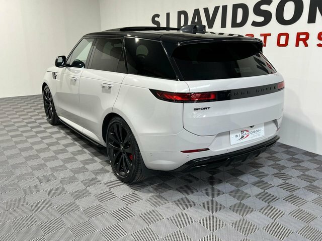 Land Rover Range Rover Sport 2024 3.0 D300 Mhev Dynamic Se Suv Black #2