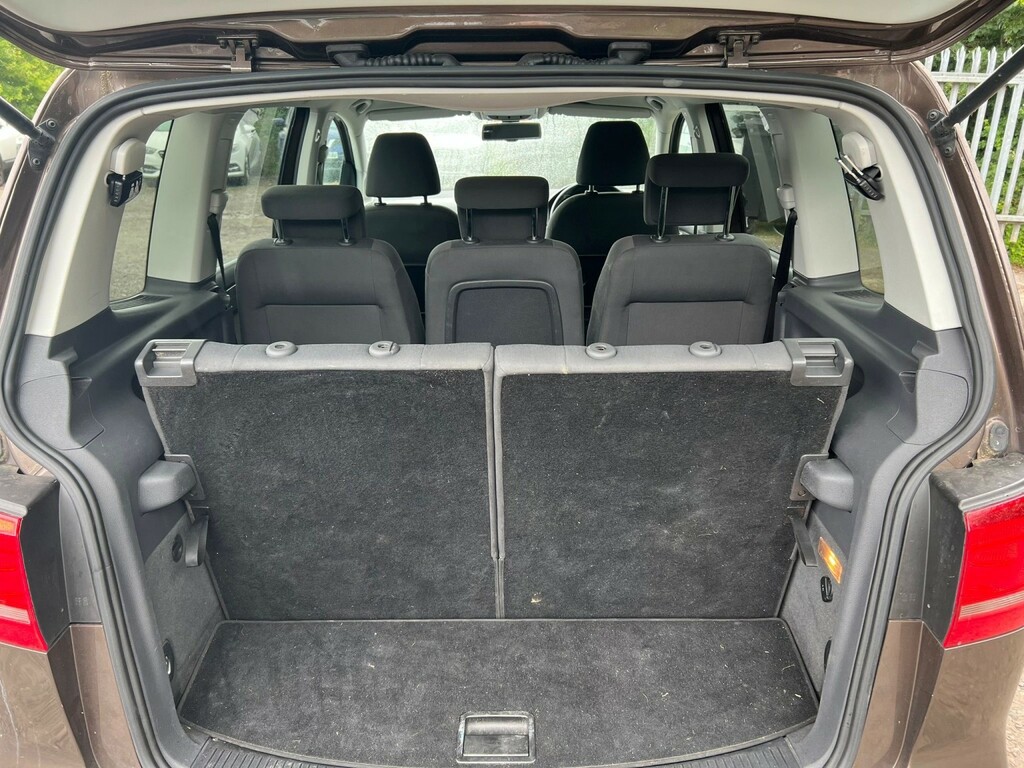 Volkswagen Touran Mpv 2.0 Tdi Match 7 Seats 201010 Red #11