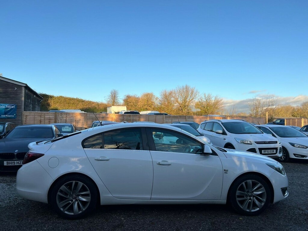 Vauxhall Insignia 1.8 16V Sri White #5