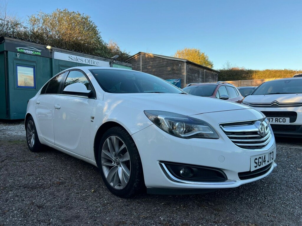 Vauxhall Insignia 1.8 16V Sri White