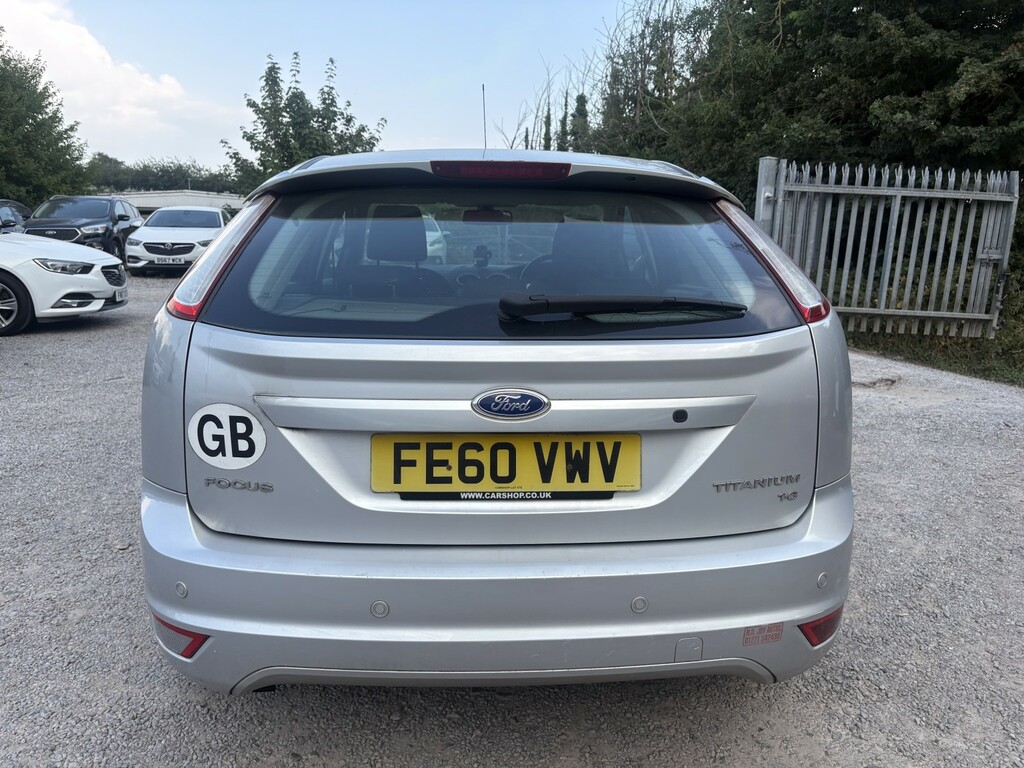 Ford Focus Zetec 5-Door Silver #8