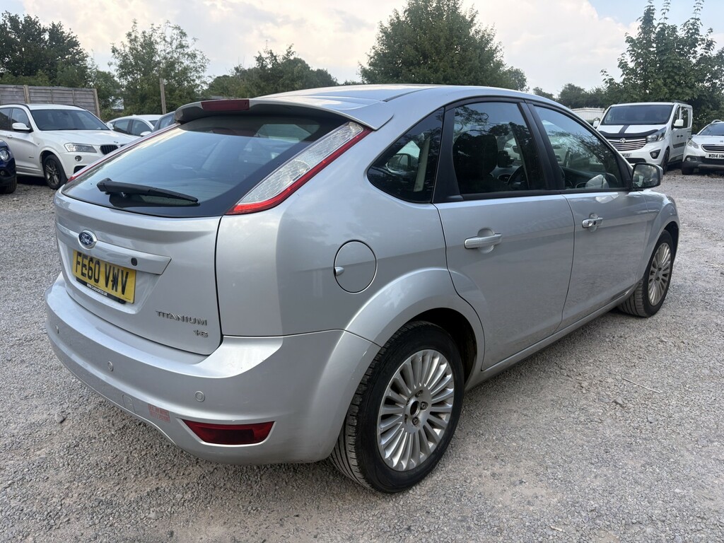Ford Focus Zetec 5-Door Silver #7