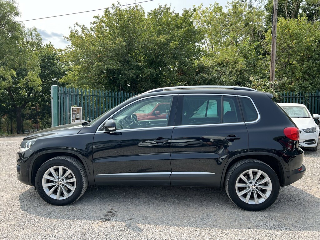 Volkswagen Tiguan 2.0 Tdi Bluemotion Tech Se Black #4
