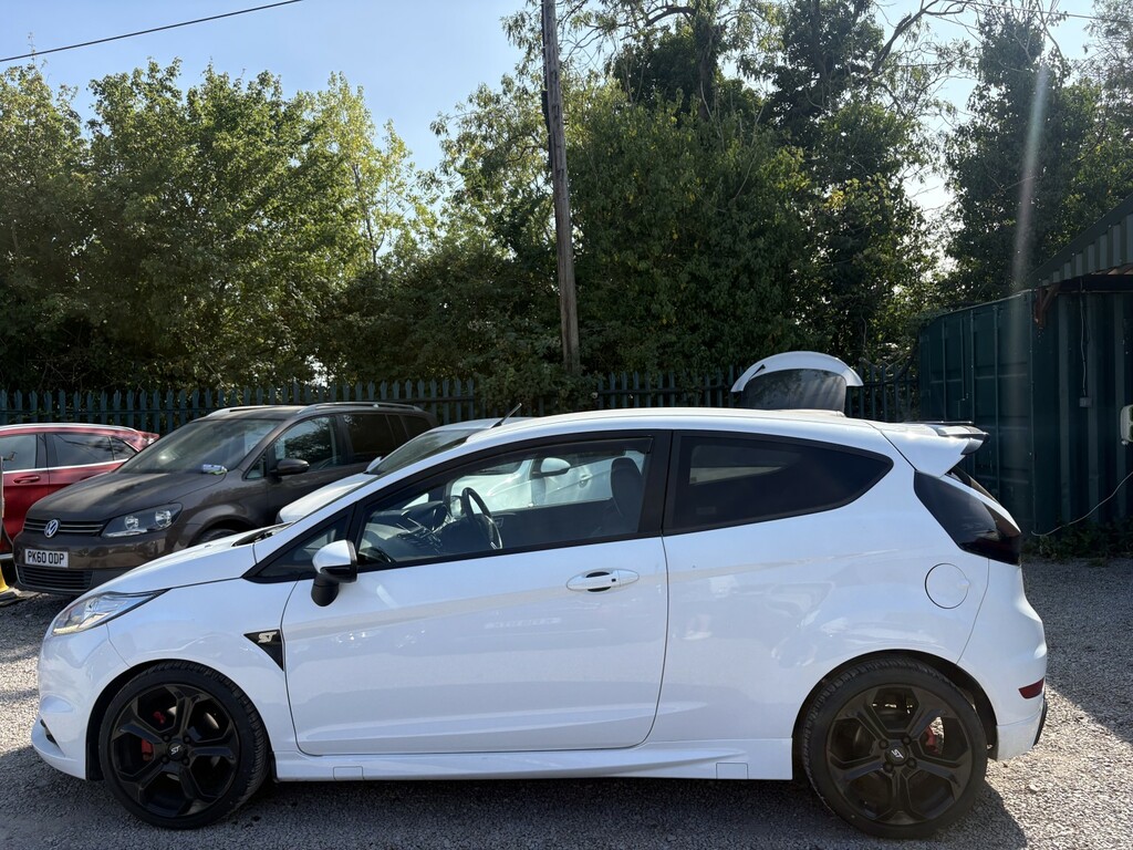Ford Fiesta 1.6 T Ecoboost St-3 White #4