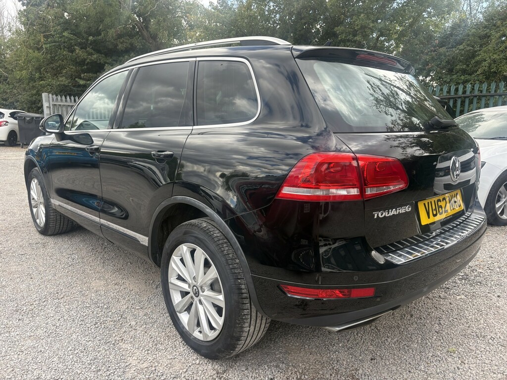 Volkswagen Touareg 3.0 Tdi V6 Bluemotion Tech Se Black #6