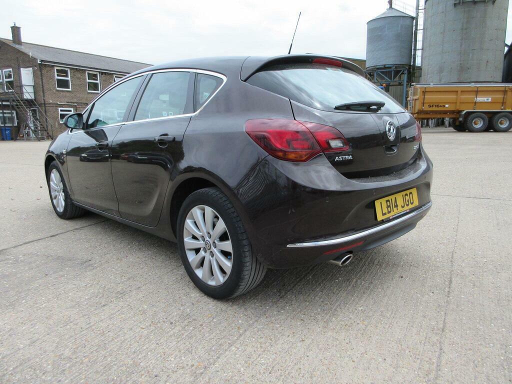 Vauxhall Astra 1.4 16V Excite Hatchback Euro 5 Red #7