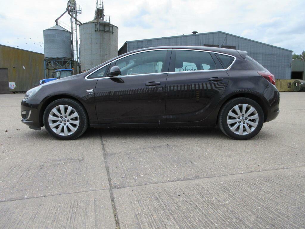 Vauxhall Astra 1.4 16V Excite Hatchback Euro 5 Red #8
