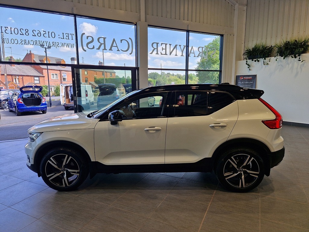 Volvo XC40 D4 First Edition KF18JOA White #3