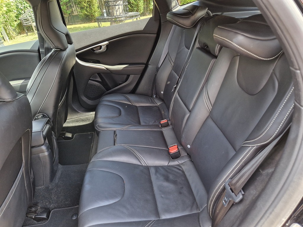 Volvo V40 T2 R-design Edition BW19YJC Black #5