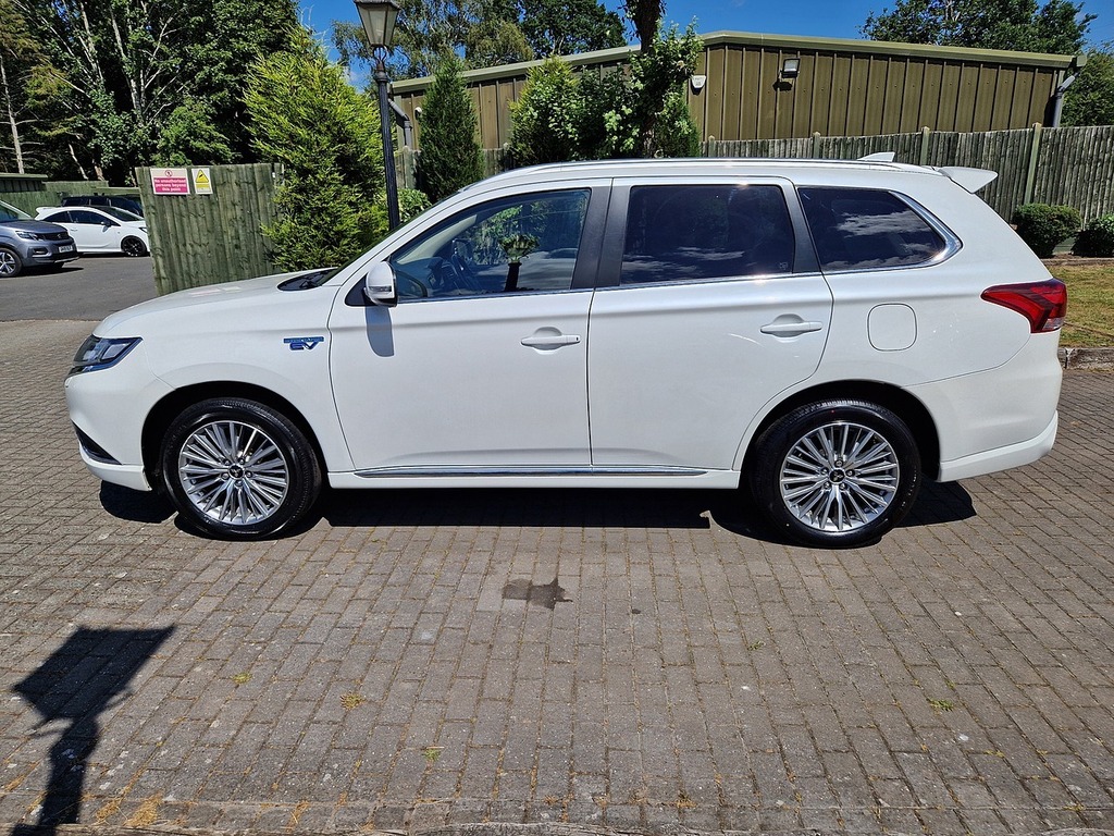 Mitsubishi Outlander H Twinmotor Design TGZ7676 White #2