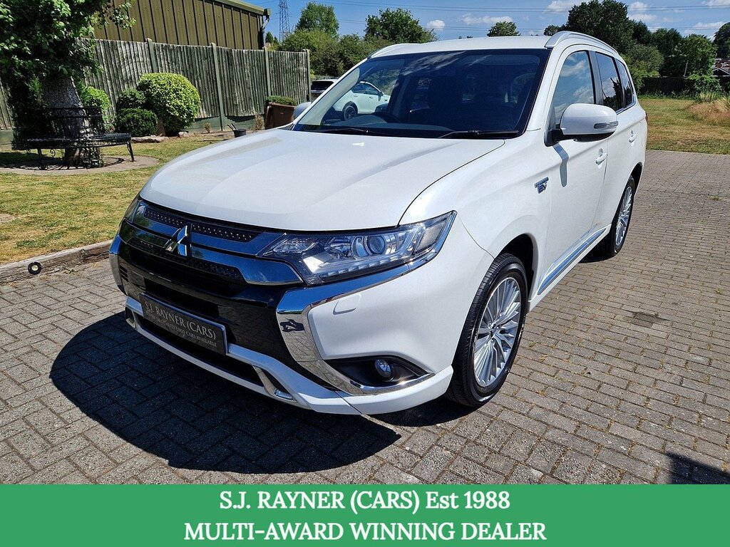 Mitsubishi Outlander H Twinmotor Design White