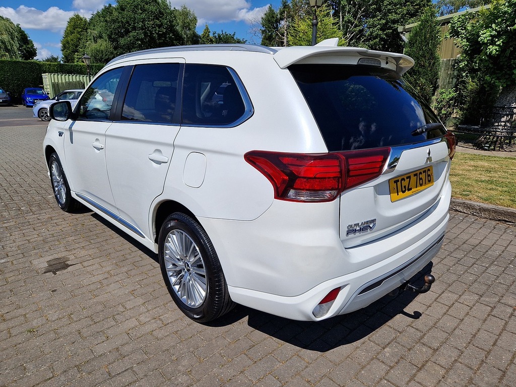Mitsubishi Outlander H Twinmotor Design TGZ7676 White #3