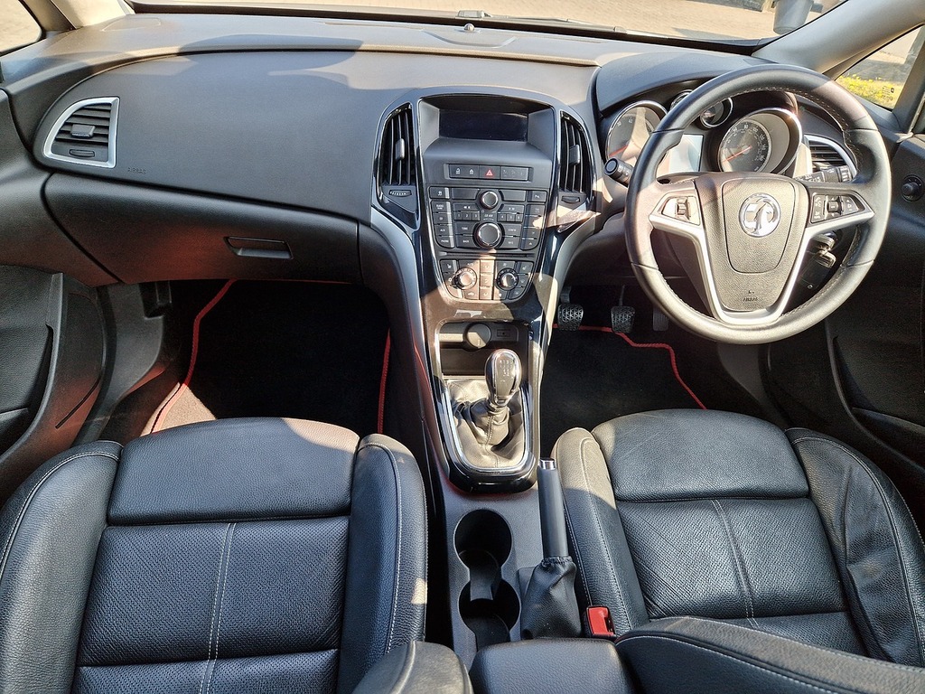 Vauxhall Astra Elite HN64BYZ Red #4