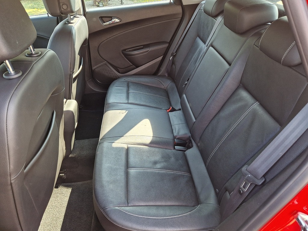 Vauxhall Astra Elite HN64BYZ Red #5