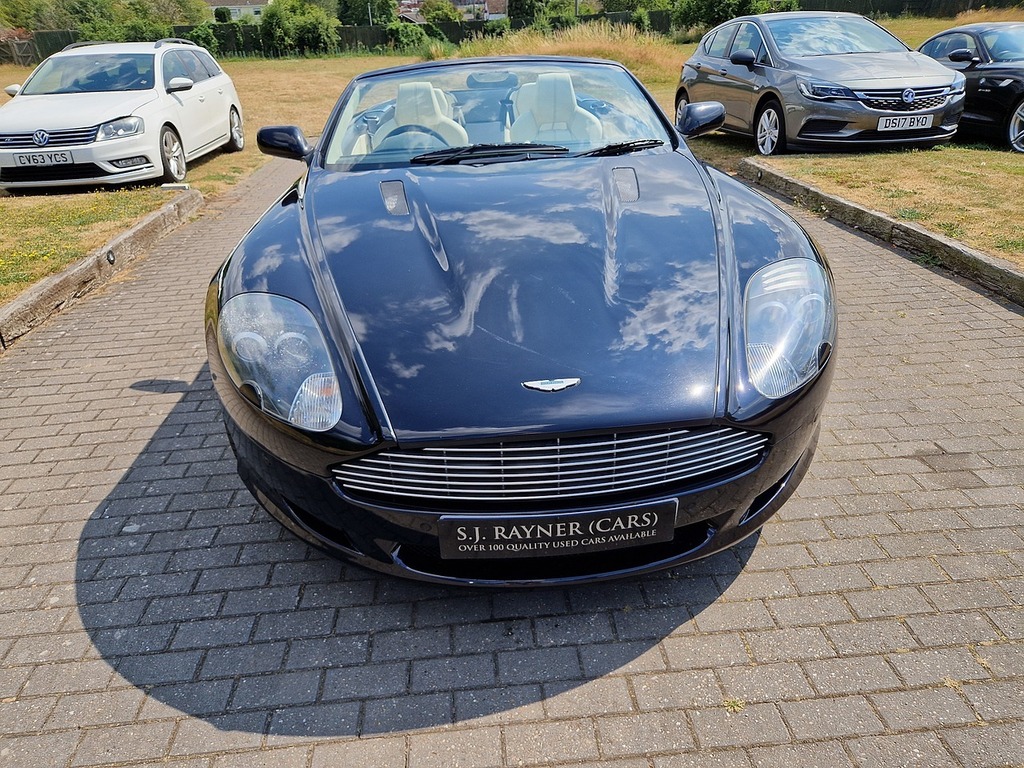 Aston Martin DB9 Silver #15
