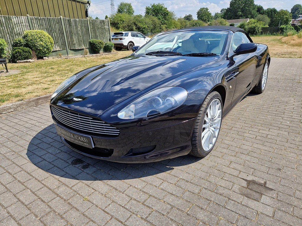 Aston Martin DB9 Silver #16