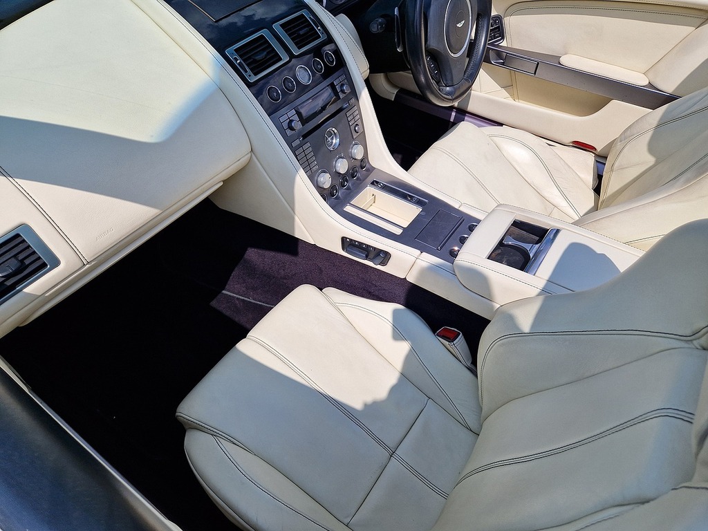 Aston Martin DB9 Silver #14