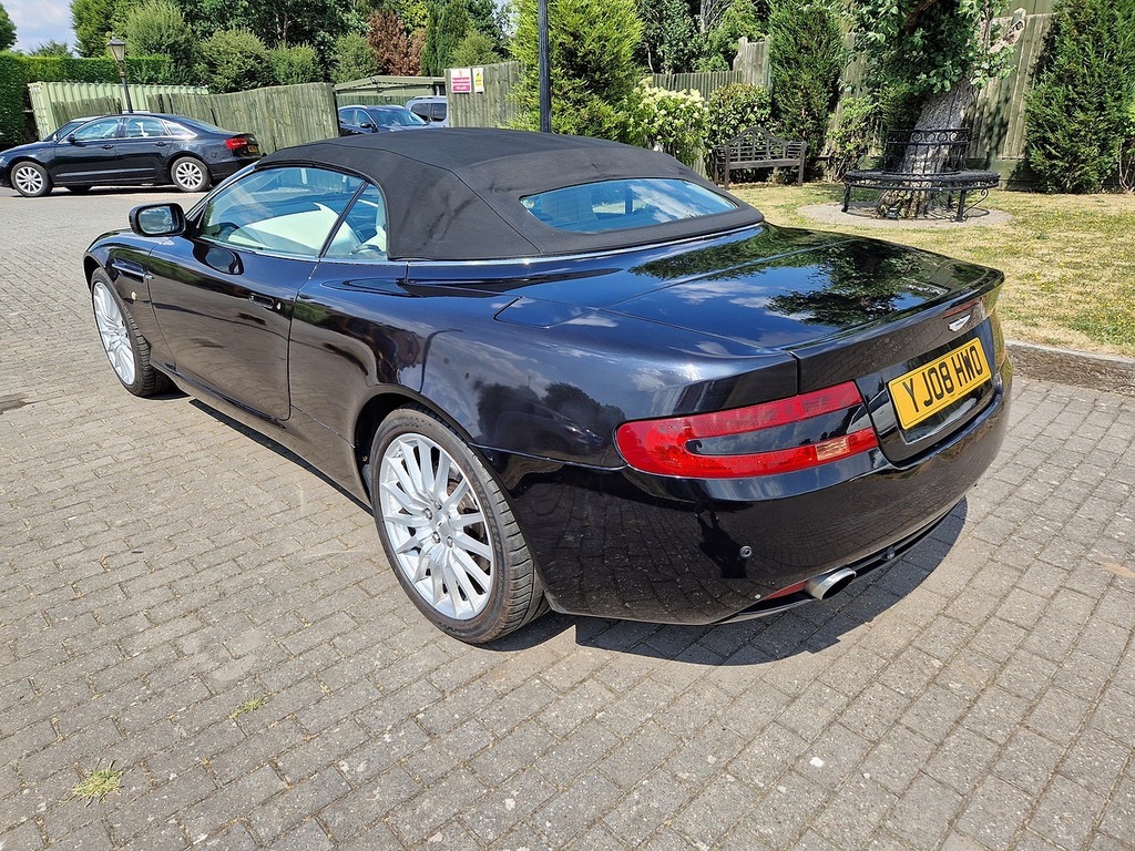 Aston Martin DB9 Silver #18