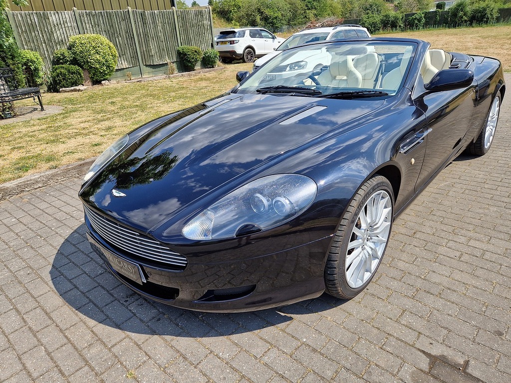 Aston Martin DB9 Volante Black