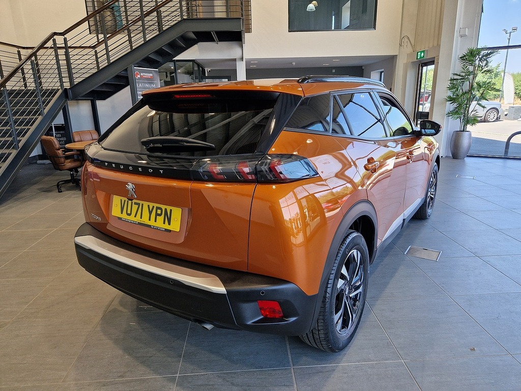 Peugeot 2008 Puretech Allure VU71YPN Orange #6