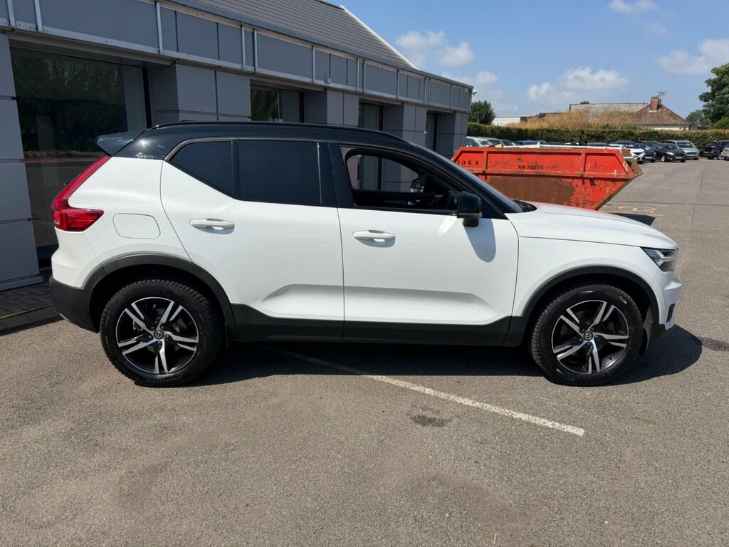 Volvo XC40 2.0 T4 R-design Awd Euro 6 Ss GN69OJJ White #2