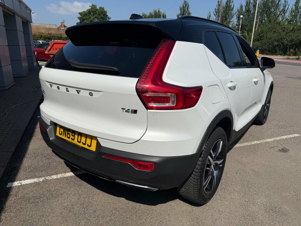 Volvo XC40 2.0 T4 R-design Awd Euro 6 Ss GN69OJJ White #3