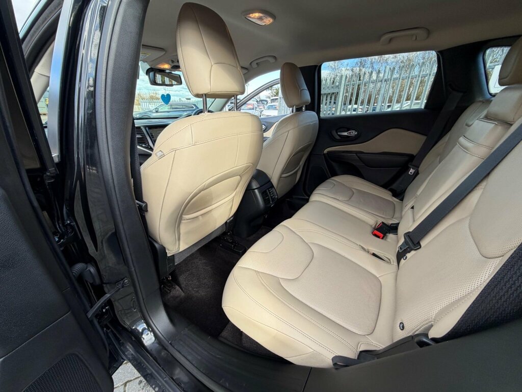 Jeep Cherokee Suv White #37