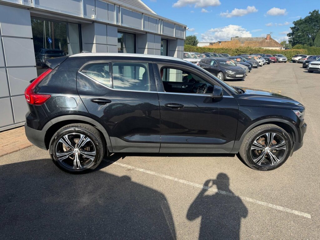 Volvo XC40 1.5 T3 Inscription Pro Euro 6 Ss NV70PUH Black #2